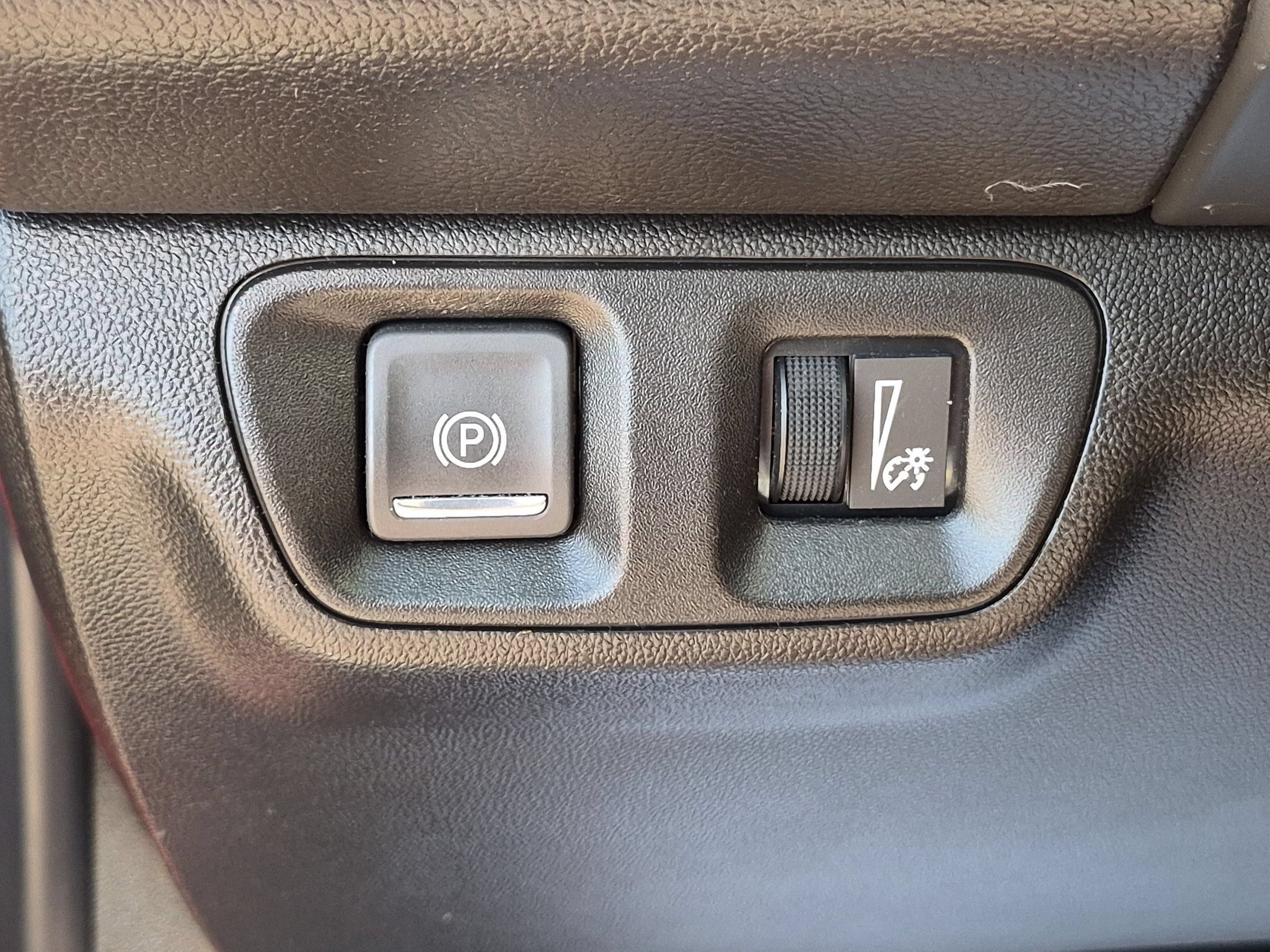 Certified 2021 GMC Acadia SLE w/ Driver Convenience Package AWD/4WD image 15