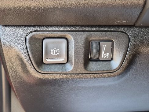 Certified 2021 GMC Acadia SLE w/ Driver Convenience Package AWD/4WD image 15