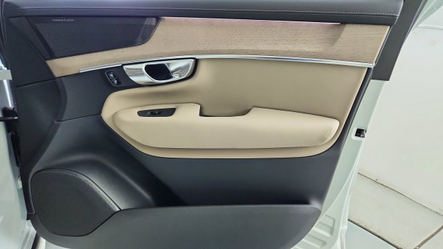 New 2026 Volvo XC90 T8 Plus w/ Protection Package Premier AWD/4WD image 41
