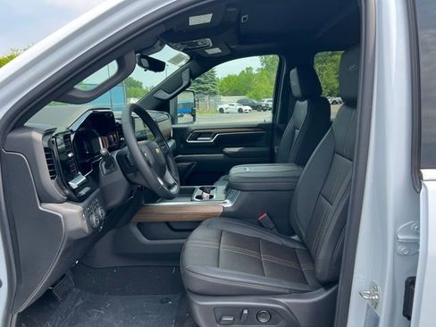 New 2026 Chevrolet Silverado 2500 High Country w/ High Country Premium Package AWD/4WD image 4