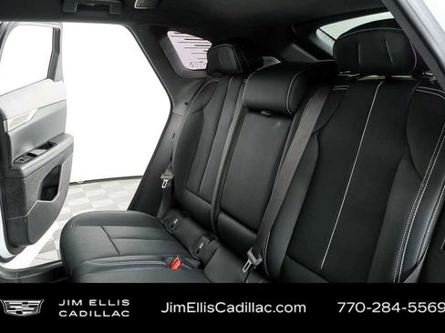 Certified 2025 Cadillac Optiq Luxury 2 w/ LPO, Floor Liner Package AWD/4WD image 20