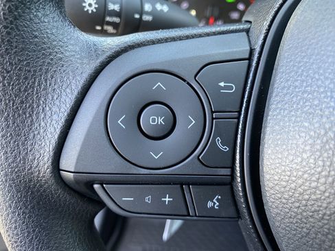 Used 2021 Toyota RAV4 XLE w/ Convenience Package FWD image 19