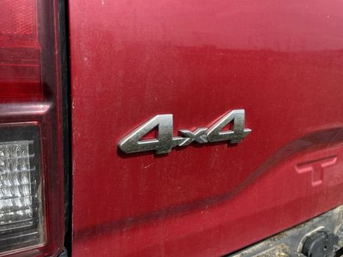 Used 2021 Toyota Tacoma SR5 AWD/4WD image 5