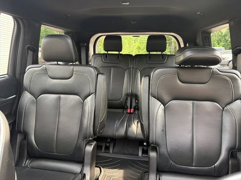 Used 2021 Jeep Grand Cherokee L Overland w/ Luxury Tech Group IV AWD/4WD image 24