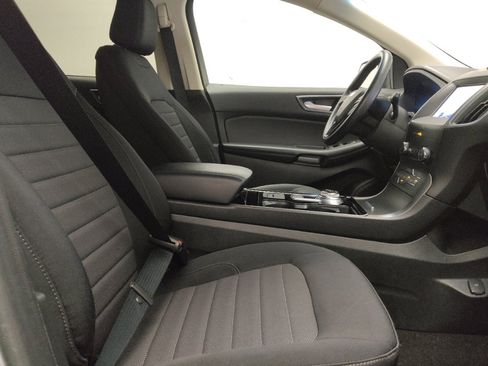 Used 2020 Ford Edge SE FWD image 21