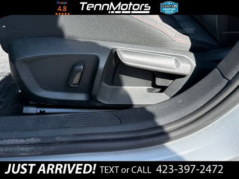 Used 2022 Volkswagen GTI SE FWD image 11