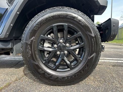 Used 2023 Jeep Wrangler Sport AWD/4WD image 9