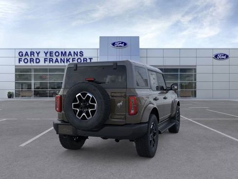 New 2026 Ford Bronco Outer Banks image 8