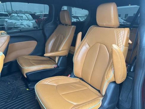 Used 2023 Chrysler Pacifica Pinnacle image 17