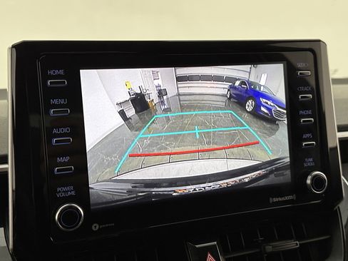 Used 2021 Toyota Corolla LE image 16