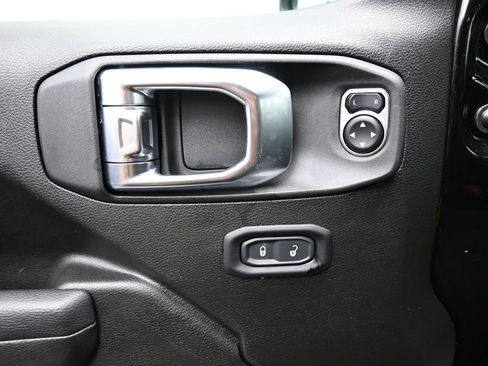 Used 2025 Jeep Gladiator Sport AWD/4WD image 11