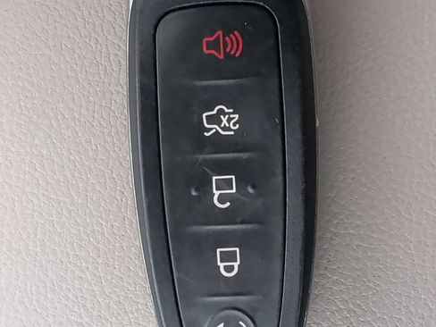 Used 2017 Ford C-MAX Titanium w/ Equipment Group 301A FWD image 18