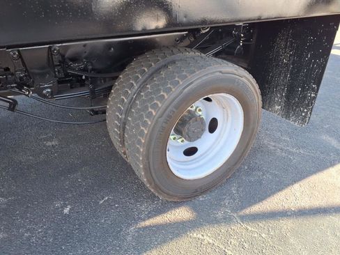 Used 2019 Ford F550 2WD Regular Cab Super Duty image 9