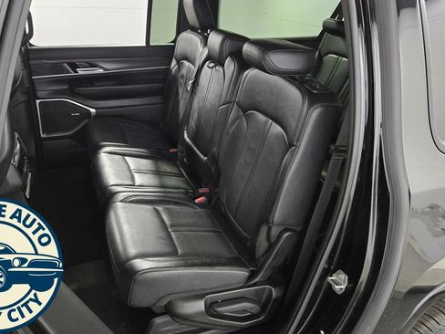 Used 2024 Jeep Wagoneer L Series II w/ Flexible Seating Group AWD/4WD image 32