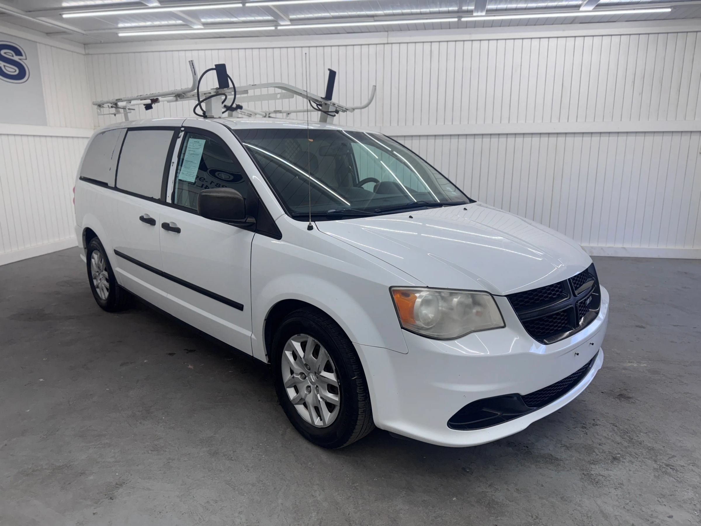 Used 2014 RAM C/V Tradesman w/ UConnect Hands-Free Group FWD image 3