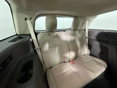 Certified 2023 Lincoln Aviator 2WD w/ Premium Package image 24