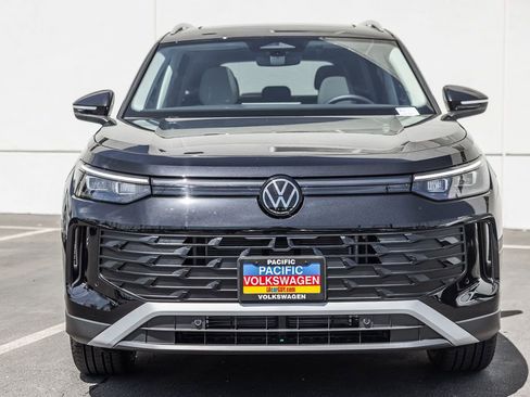 New 2026 Volkswagen Tiguan SE AWD/4WD image 2