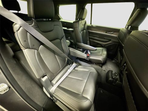 Used 2025 Jeep Grand Cherokee L Limited w/ Black Appearance Package image 28