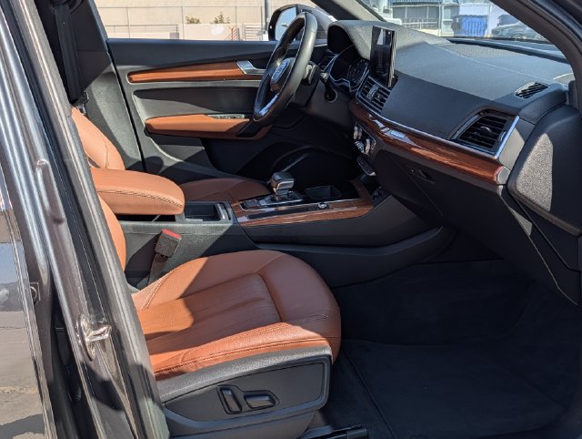 Used 2021 Audi Q5 2.0T Premium w/ Convenience Package AWD/4WD image 9