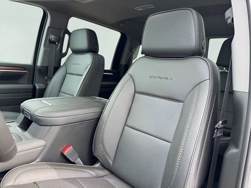 New 2026 GMC Sierra 2500 Denali w/ Denali Reserve Package AWD/4WD image 9