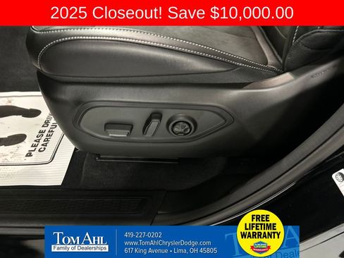 New 2025 Jeep Grand Cherokee Altitude image 11