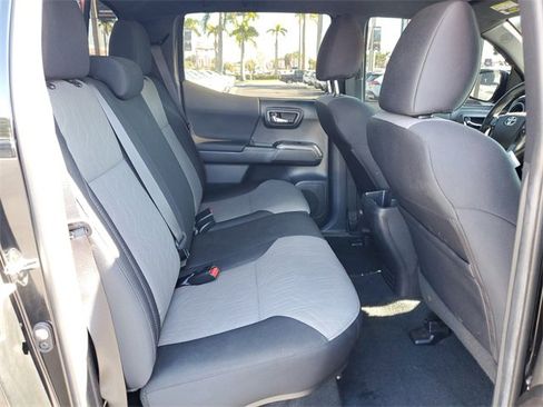Used 2022 Toyota Tacoma TRD Sport w/ Technology Package image 14