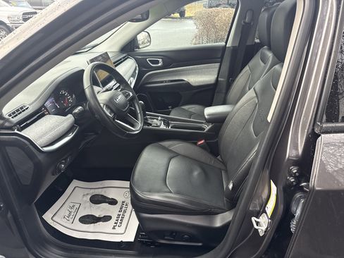 Used 2022 Jeep Compass Latitude w/ Sun and Sound Group image 12