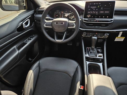 New 2026 Jeep Compass Latitude AWD/4WD image 9