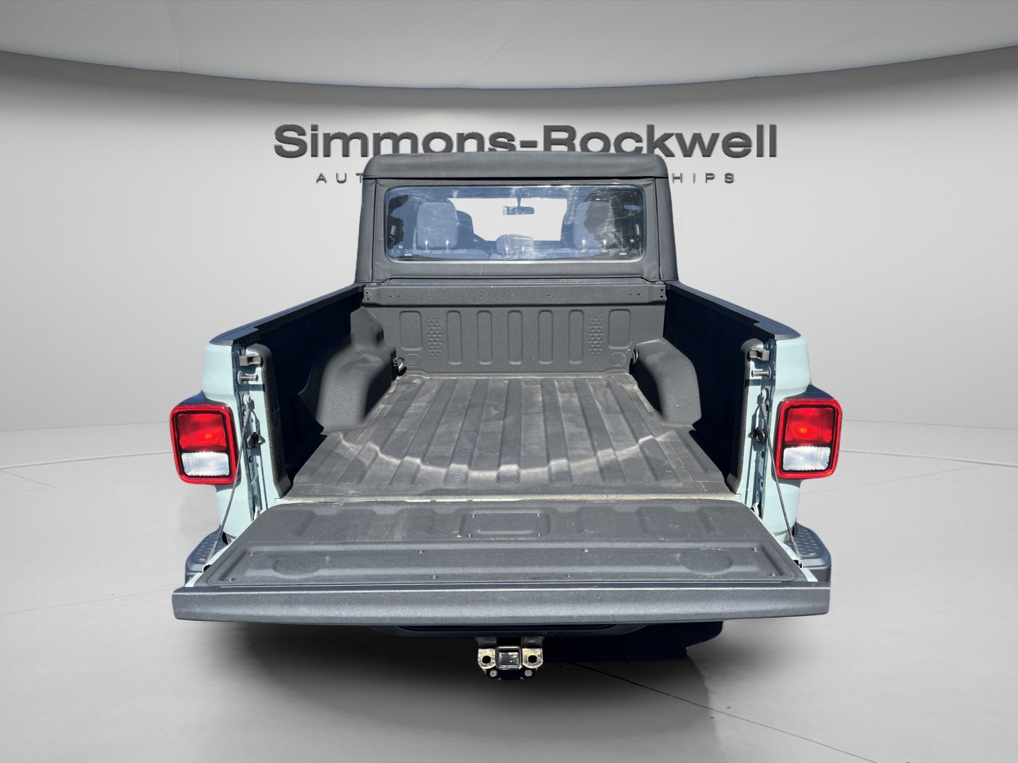 Used 2023 Jeep Gladiator Sport w/ Trailer Tow Package AWD/4WD image 9