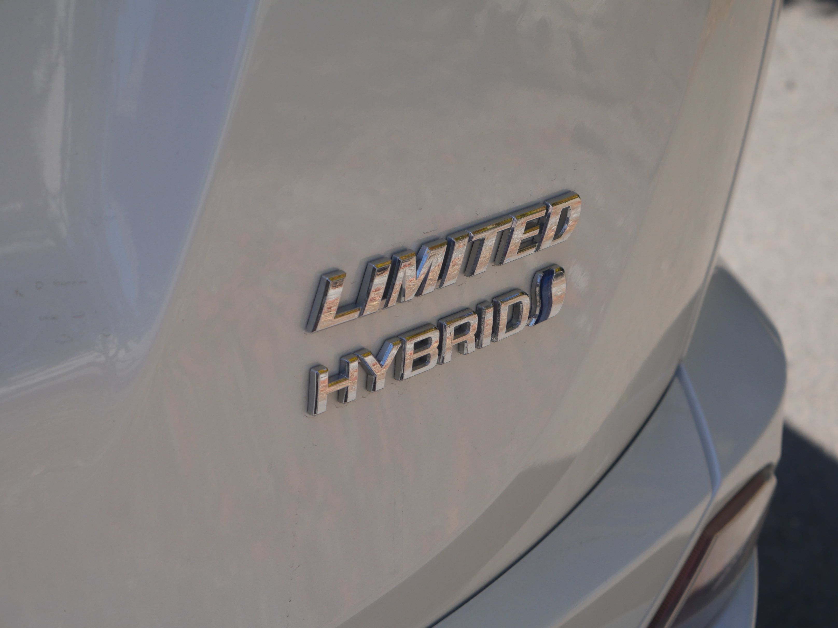 Used 2017 Toyota RAV4 Limited w/ Advanced Technology Package AWD/4WD image 22