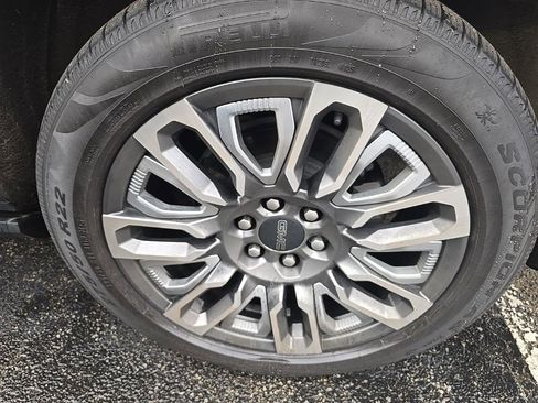 Certified 2023 GMC Yukon Denali Ultimate image 10