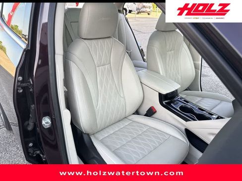Certified 2023 Buick Envision Avenir AWD/4WD image 25