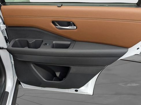 New 2026 Nissan Pathfinder Platinum AWD/4WD image 35