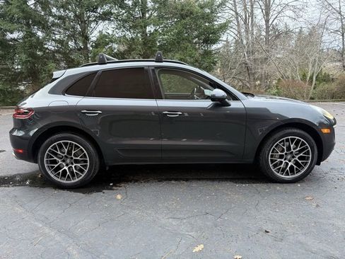Used 2017 Porsche Macan S image 4