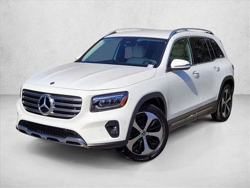 Certified 2026 Mercedes-Benz GLB 250 4MATIC image 2