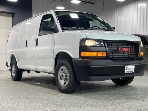 New 2025 GMC Savana 3500 w/ Driver Convenience Package image 8