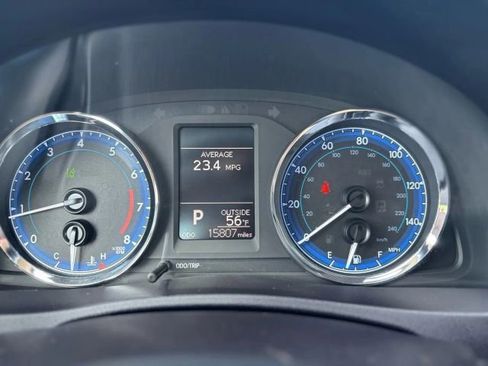 Used 2018 Toyota Corolla LE image 12