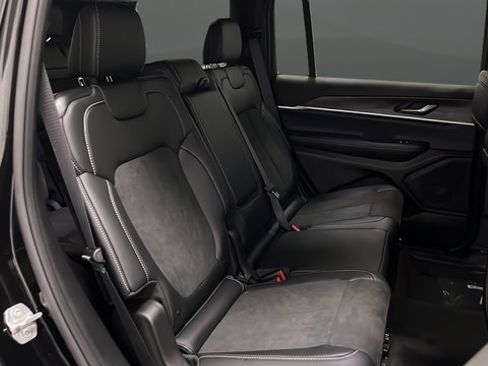New 2026 Jeep Grand Cherokee L 4WD image 25