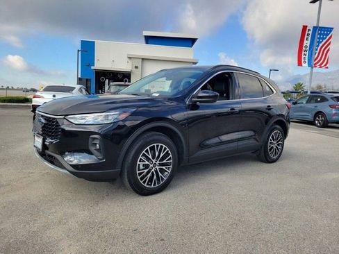Used 2024 Ford Escape SE w/ PHEV Premium Package image 2