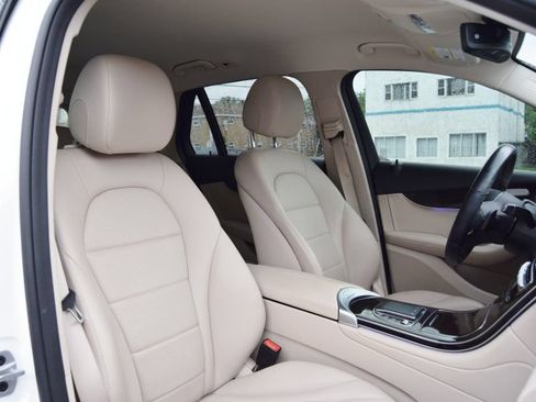 Used 2022 Mercedes-Benz GLC 300 image 21