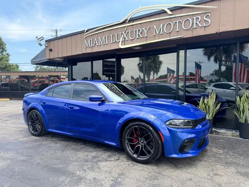 Used 2020 Dodge Charger R/T w/ Blacktop Package RWD image 2