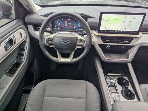 Used 2025 Ford Explorer Active RWD image 15