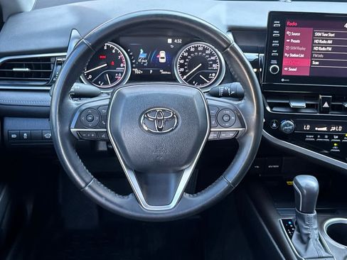 Used 2022 Toyota Camry XLE FWD image 15