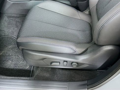 Used 2026 Subaru Forester Premium w/ Base/Premium Package image 9