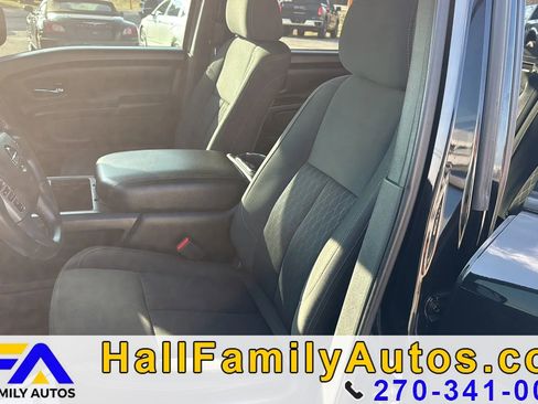 Used 2018 Nissan Titan SV w/ SV Convenience Package image 14