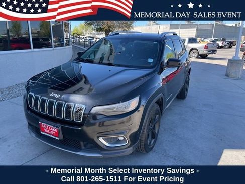 Used 2019 Jeep Cherokee Limited w/ Luxury Group FWD image 2