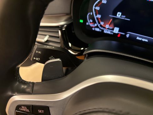 Used 2020 BMW M550i xDrive M550i xDrive w/ Executive Package image 25