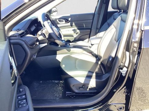 New 2026 Jeep Compass Limited image 10