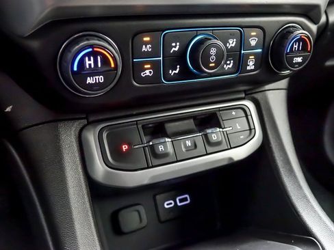 Used 2023 GMC Acadia SLE w/ Driver Convenience Package image 20