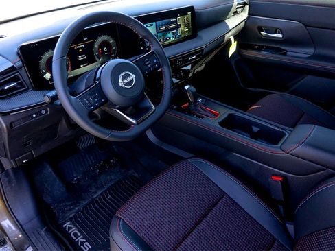 New 2025 Nissan Kicks SR w/ Illumination Package image 9
